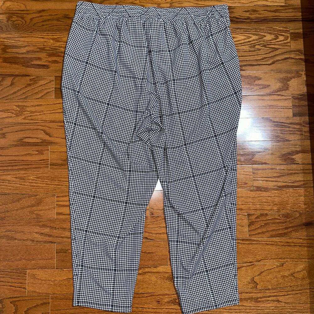 Torrid Black White Plaid Crepe Pull On Tapered Ankle Pant Size 2XL - Picture 11 of 16